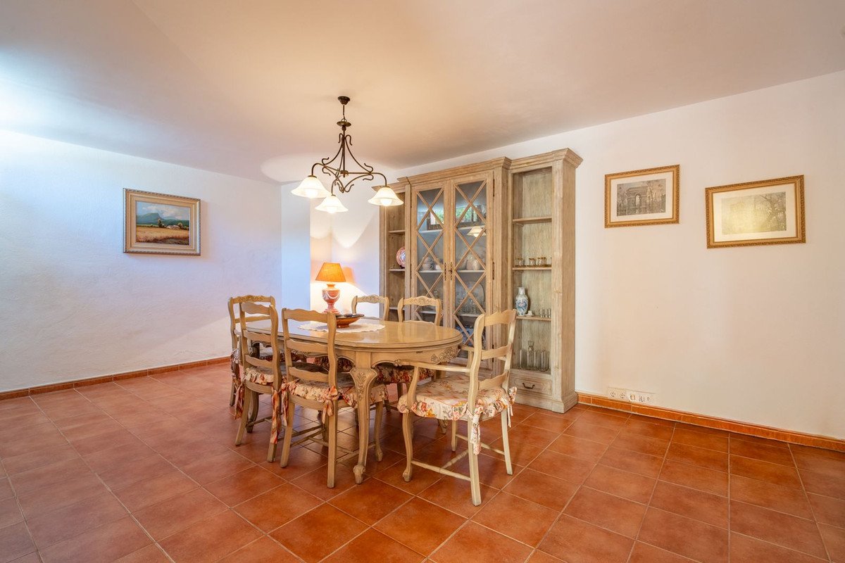 4 Bed Semi-Detached House in Churriana