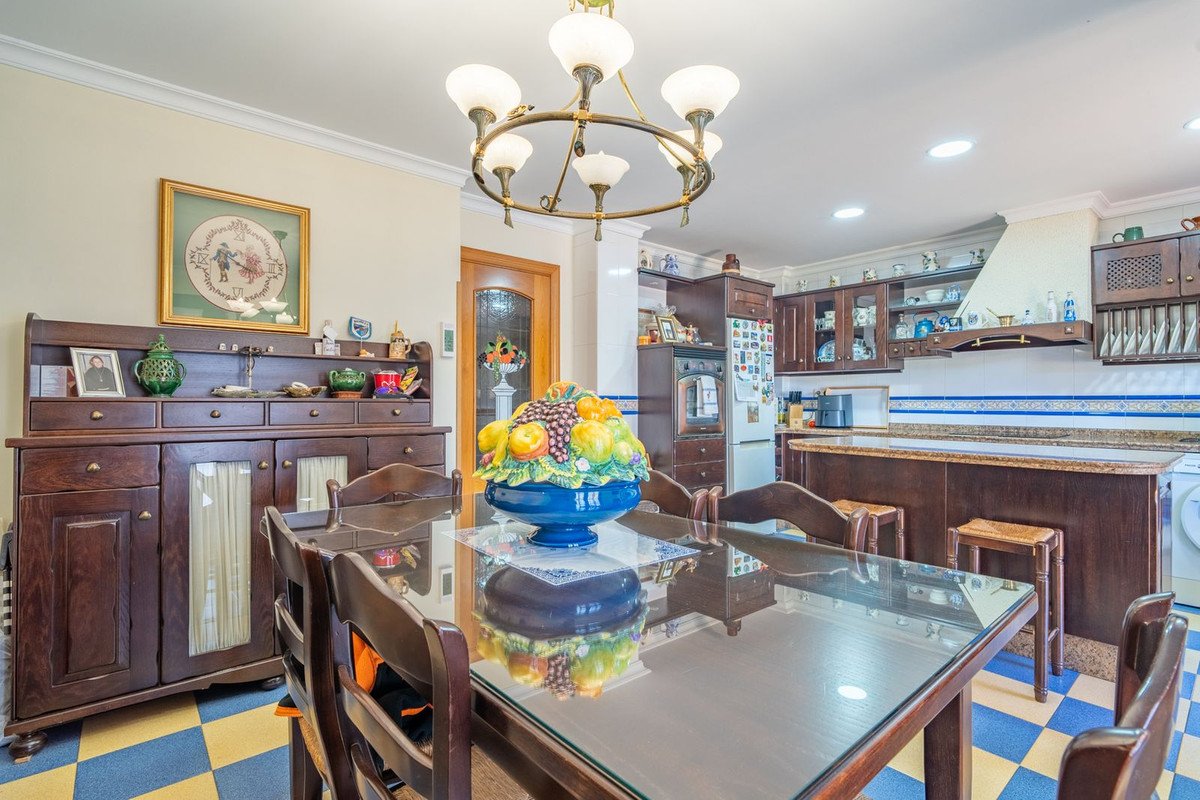 4 Bed Semi-Detached House in Churriana