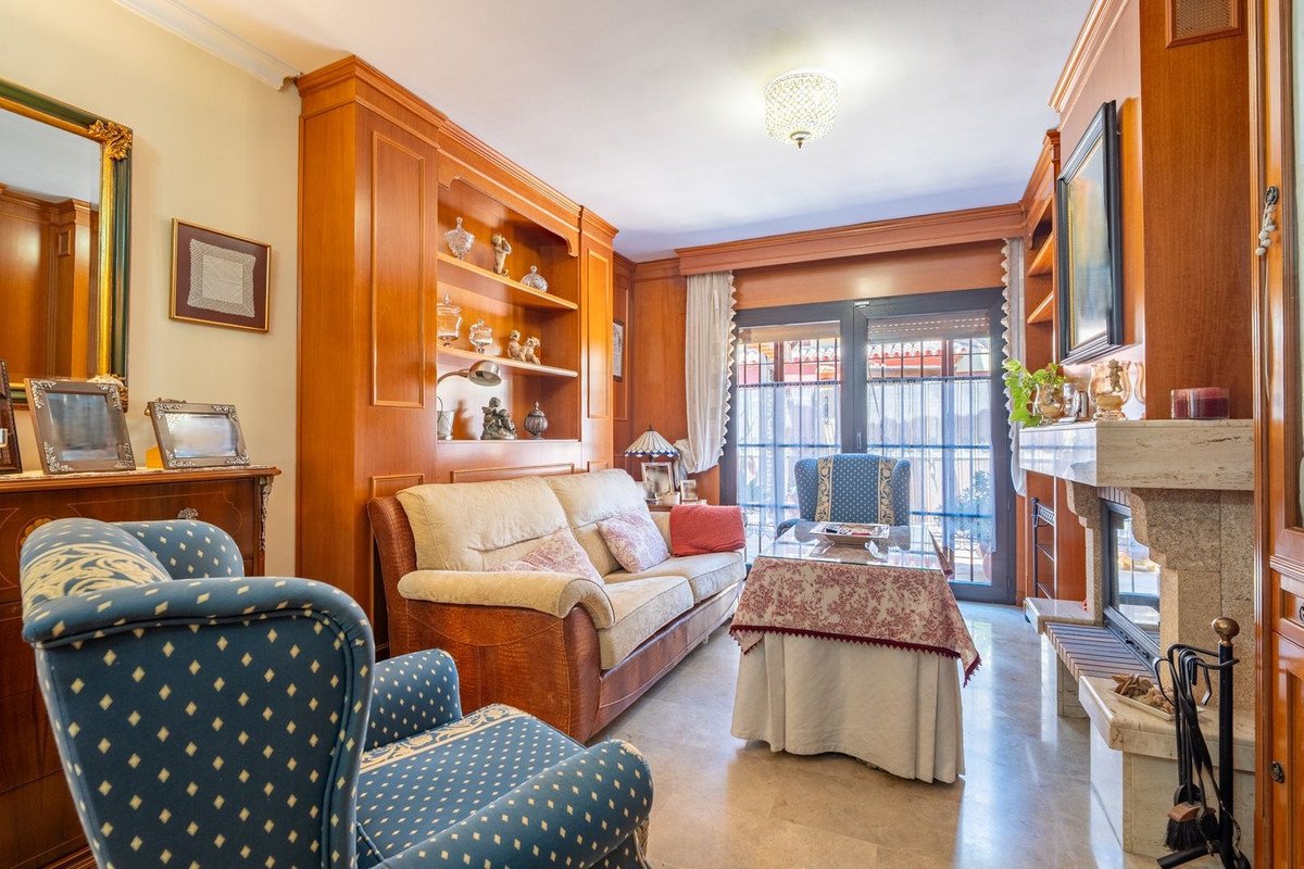 4 Bed Semi-Detached House in Churriana