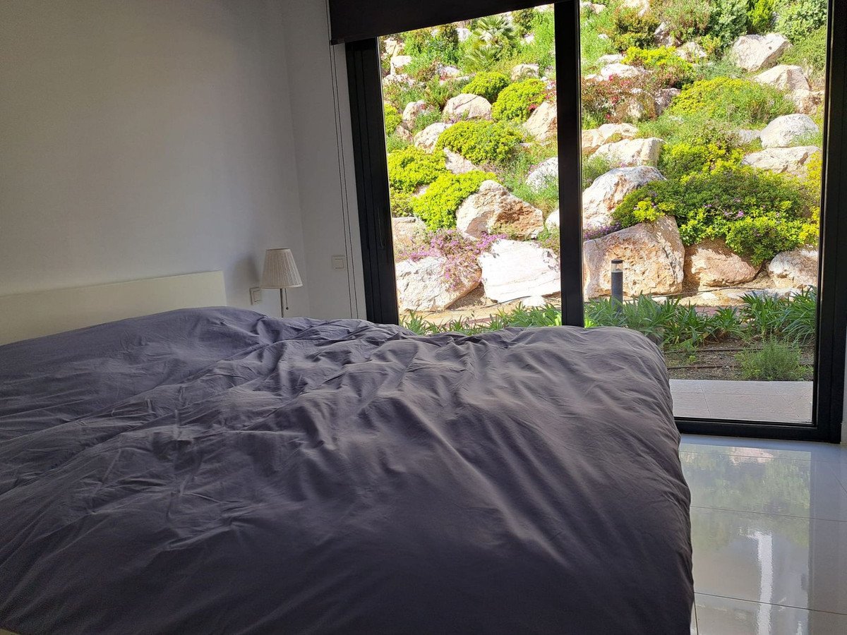 3 Bed Ground Floor Apartment in Benahavís