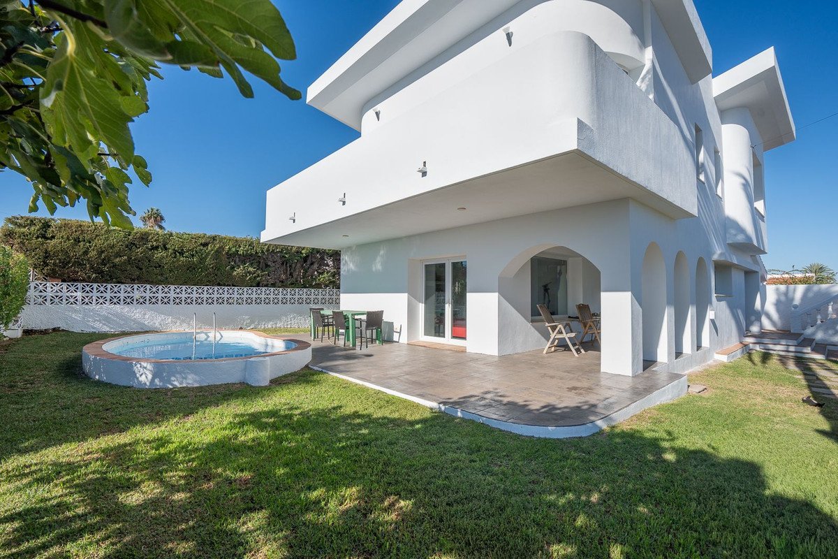 3 Bed Detached Villa in El Faro