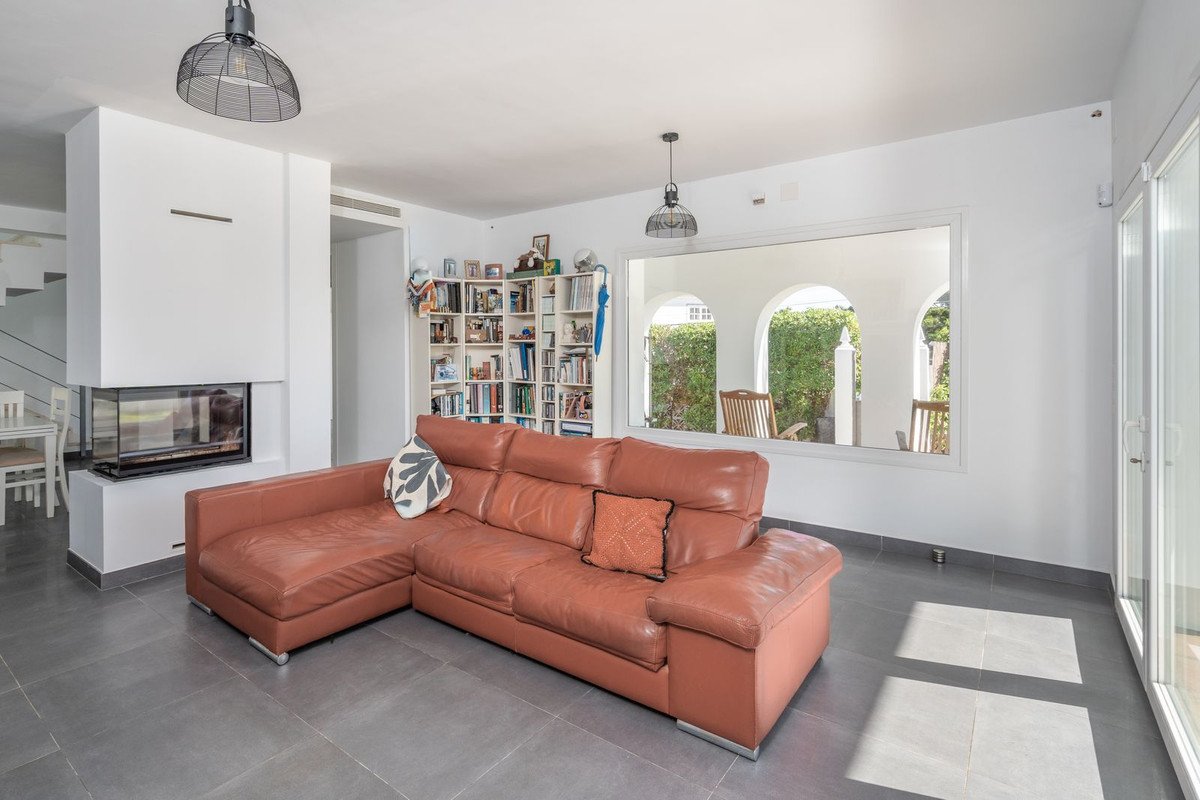 3 Bed Detached Villa in El Faro