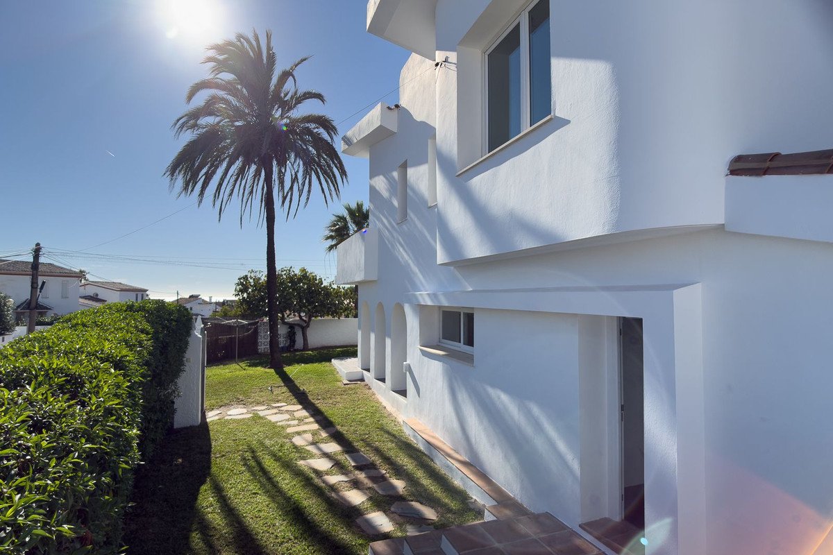3 Bed Detached Villa in El Faro