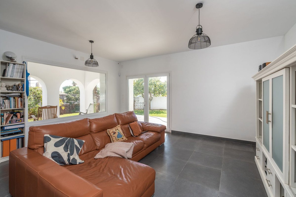 3 Bed Detached Villa in El Faro