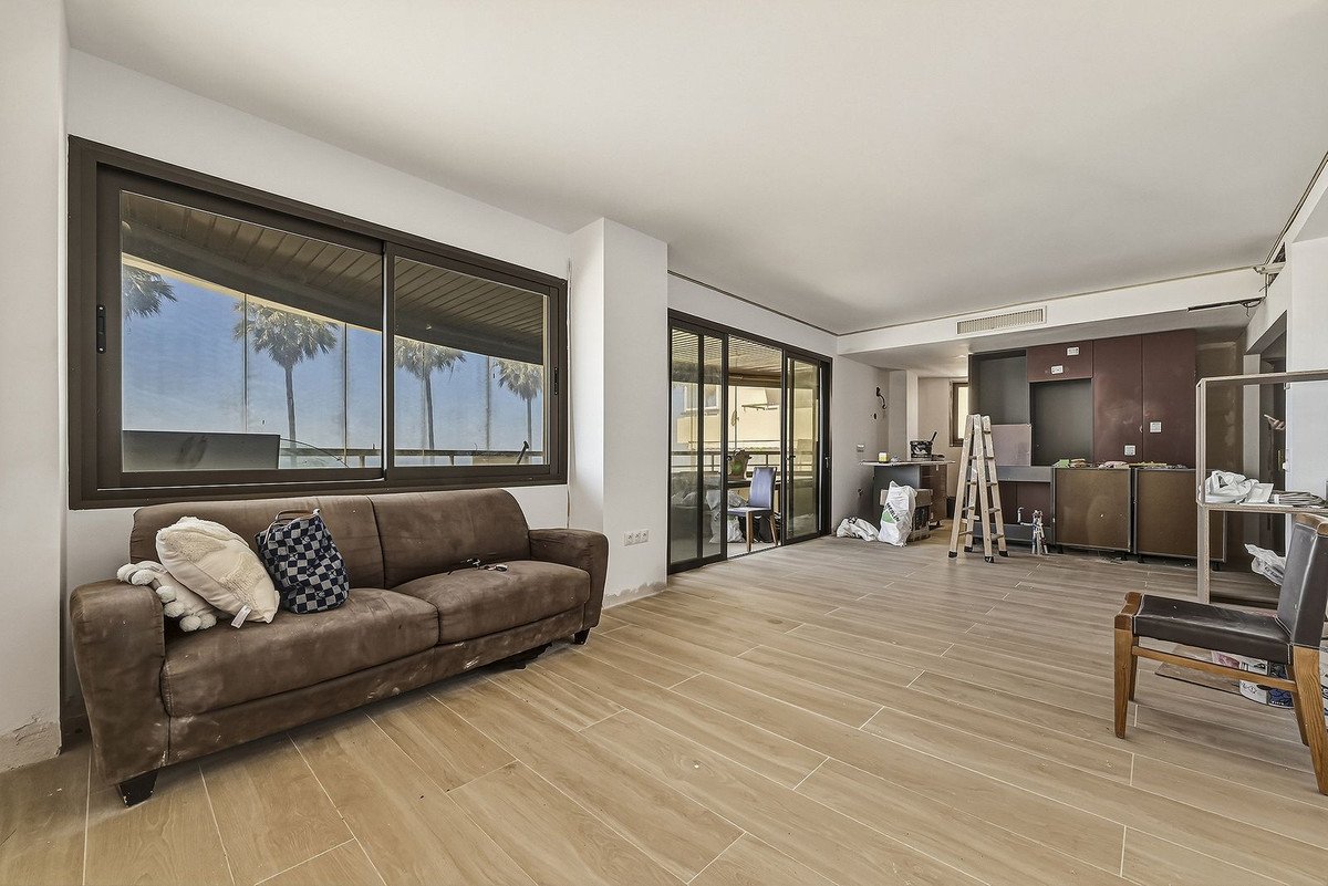 3 Bed Middle Floor Apartment in Marbella