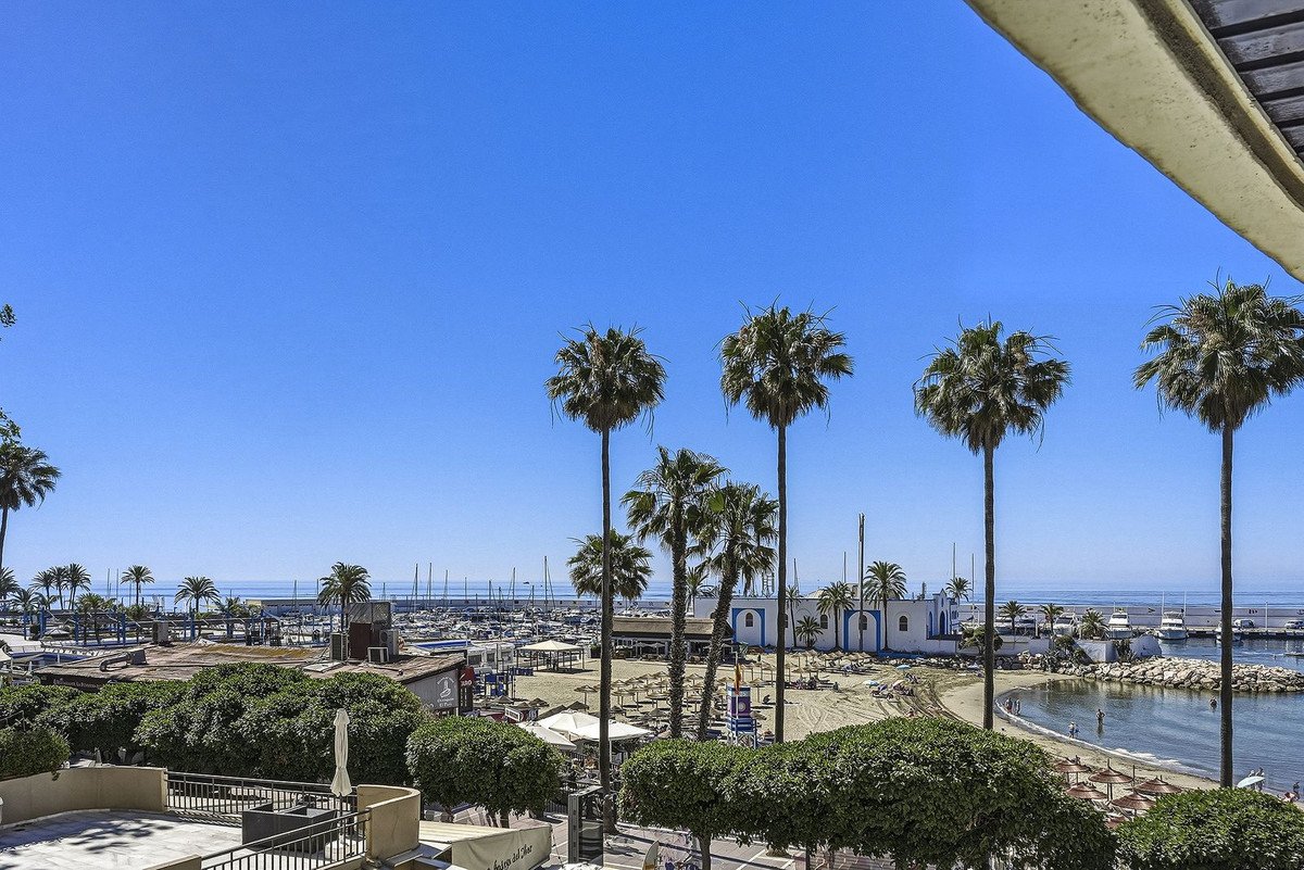 3 Bed Middle Floor Apartment in Marbella