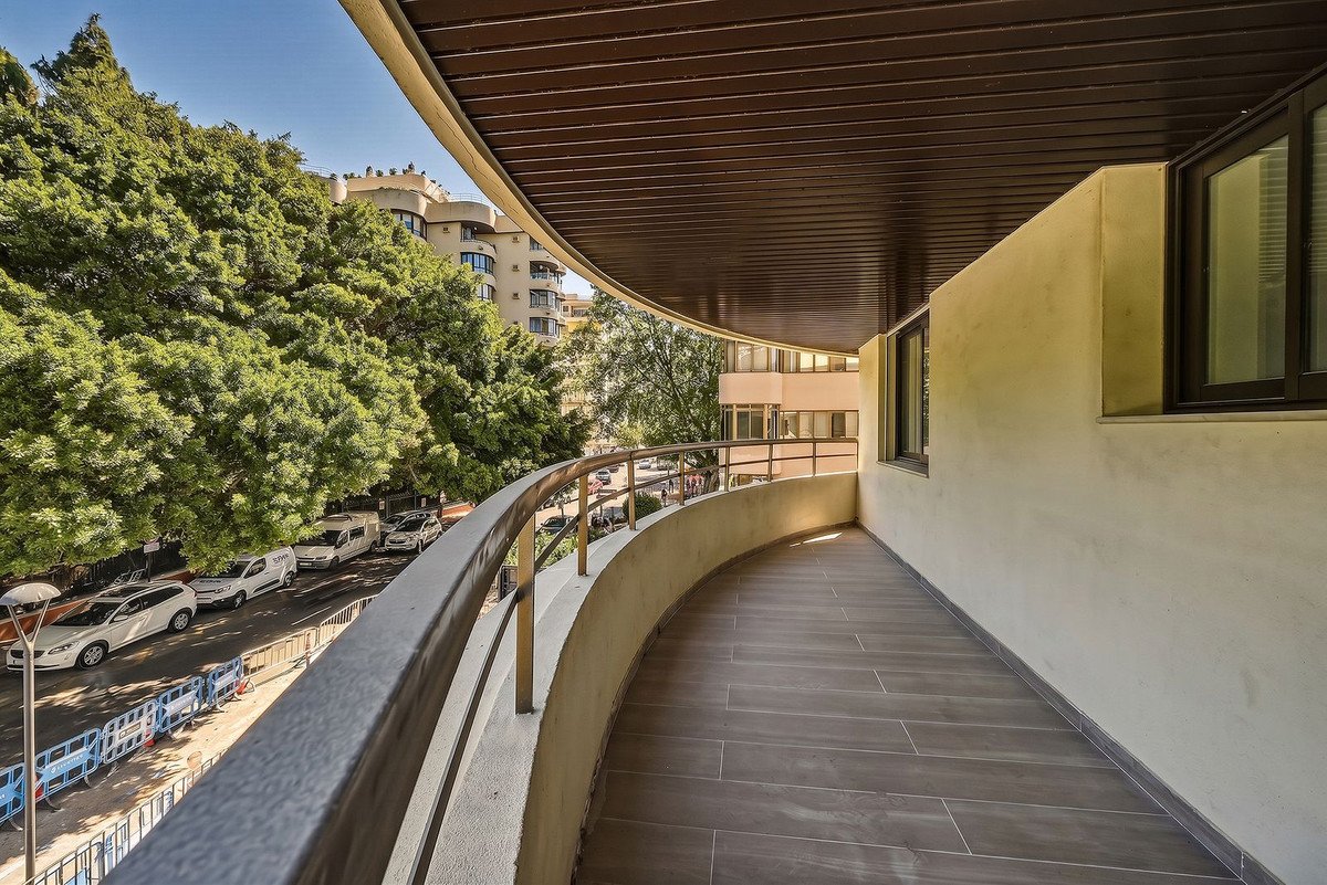 3 Bed Middle Floor Apartment in Marbella