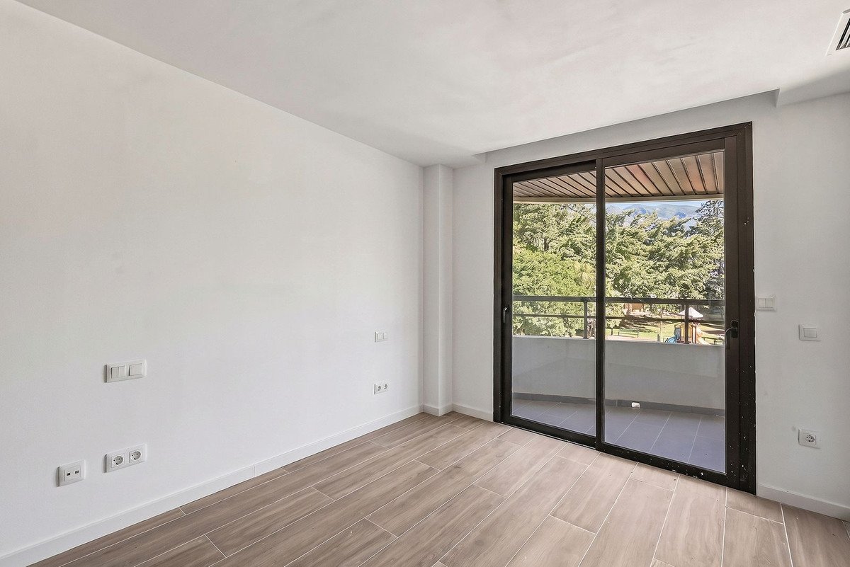 3 Bed Middle Floor Apartment in Marbella