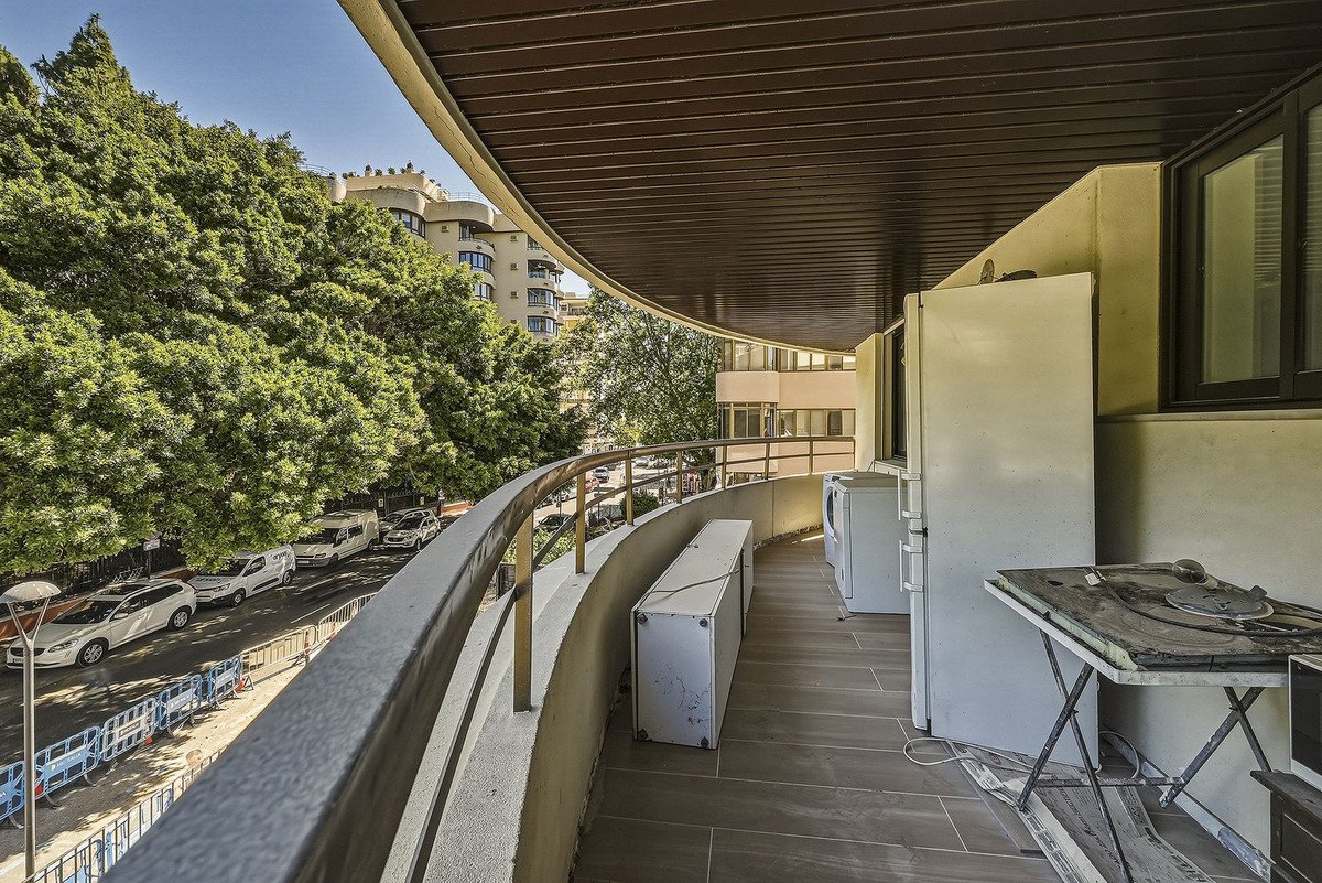 3 Bed Middle Floor Apartment in Marbella