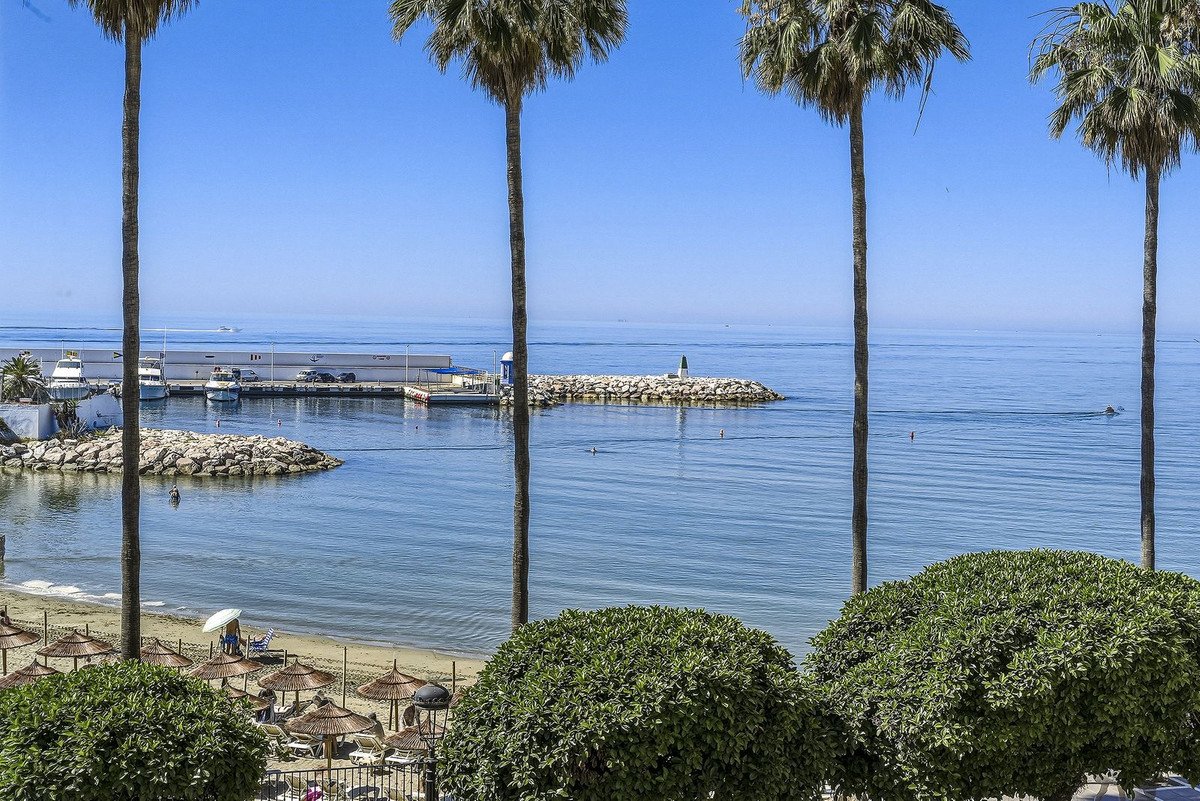 3 Bed Middle Floor Apartment in Marbella