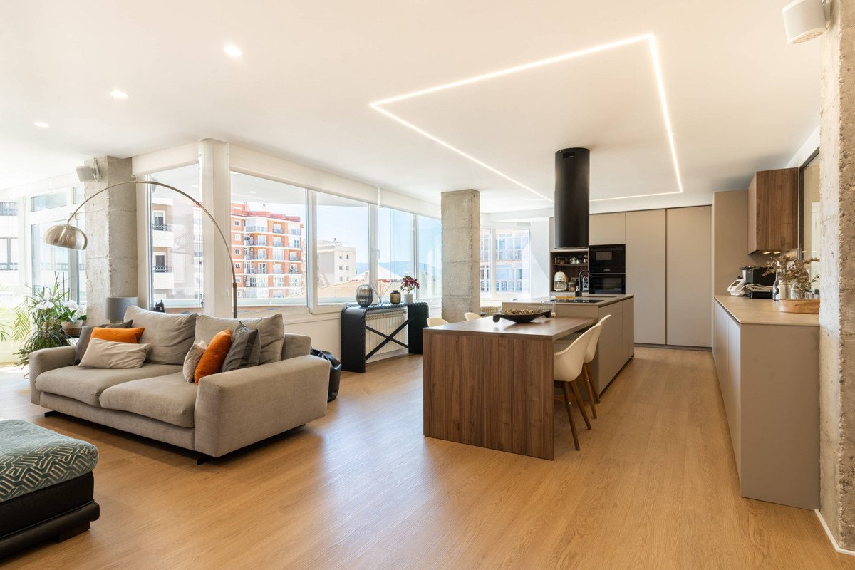 4 Bed Middle Floor Apartment in Málaga Centro