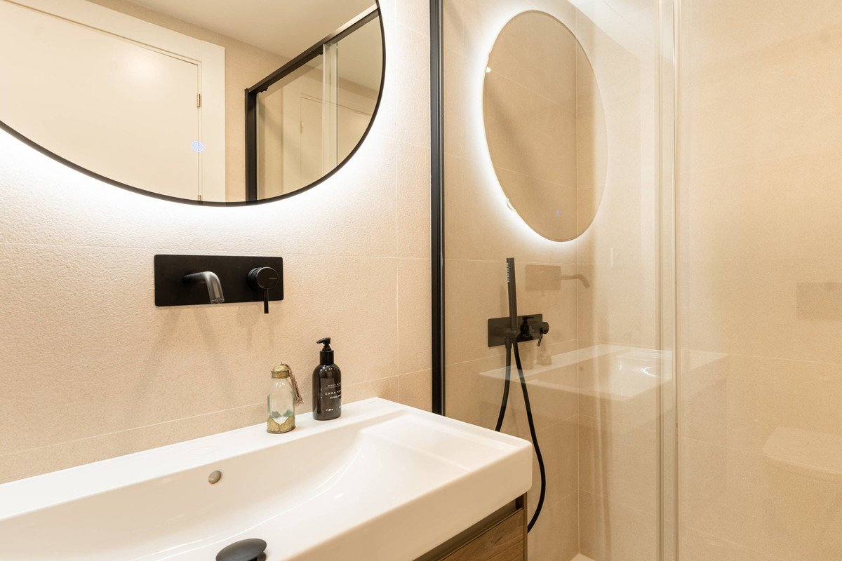 4 Bed Middle Floor Apartment in Málaga Centro