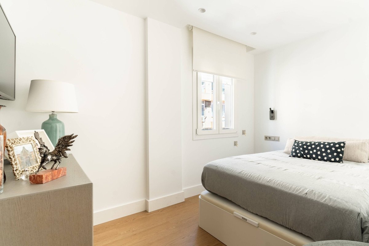 4 Bed Middle Floor Apartment in Málaga Centro