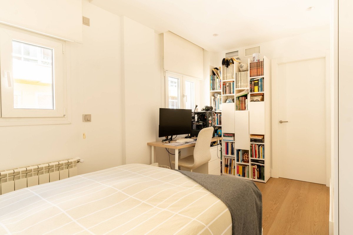 4 Bed Middle Floor Apartment in Málaga Centro