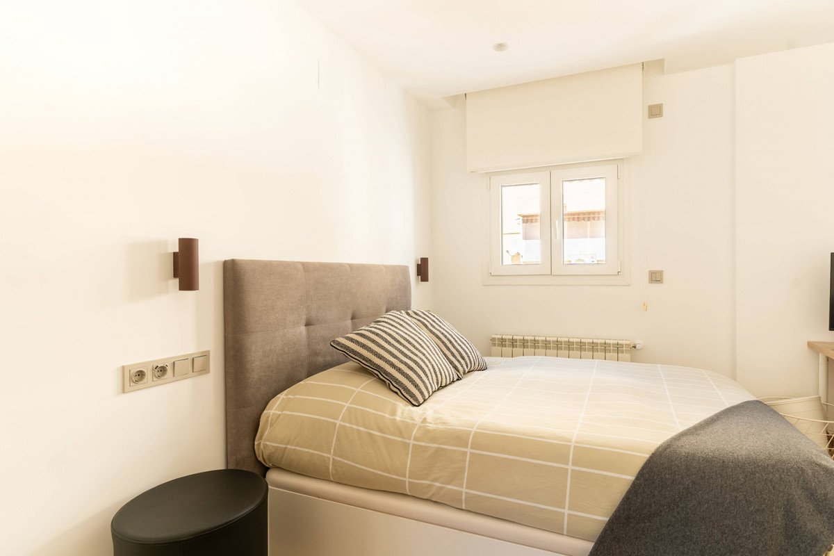 4 Bed Middle Floor Apartment in Málaga Centro