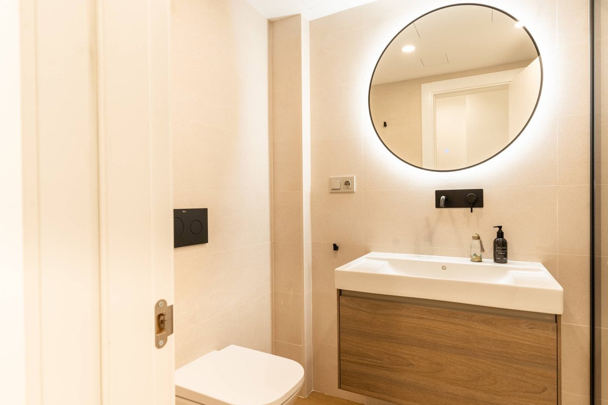 4 Bed Middle Floor Apartment in Málaga Centro