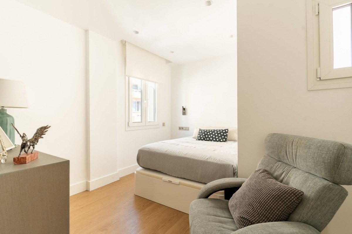 4 Bed Middle Floor Apartment in Málaga Centro