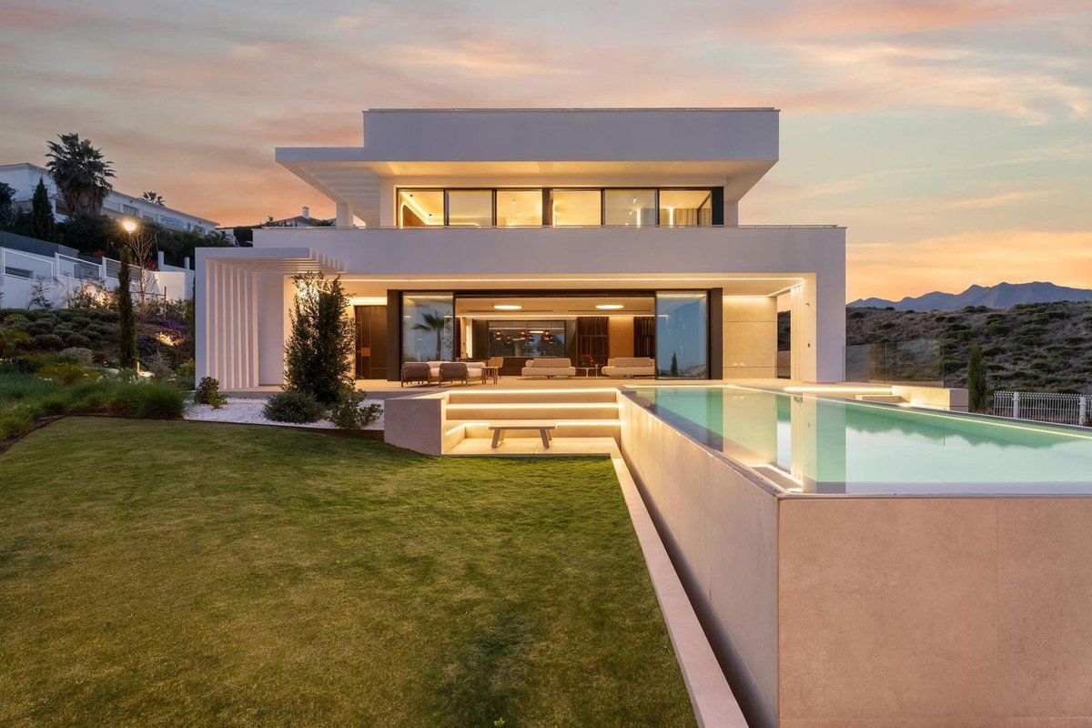 4 Bed Detached Villa in La Cala Golf