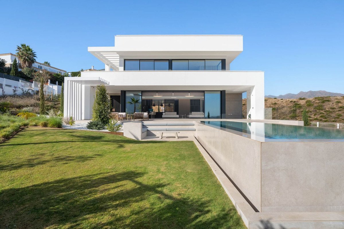 4 Bed Detached Villa in La Cala Golf