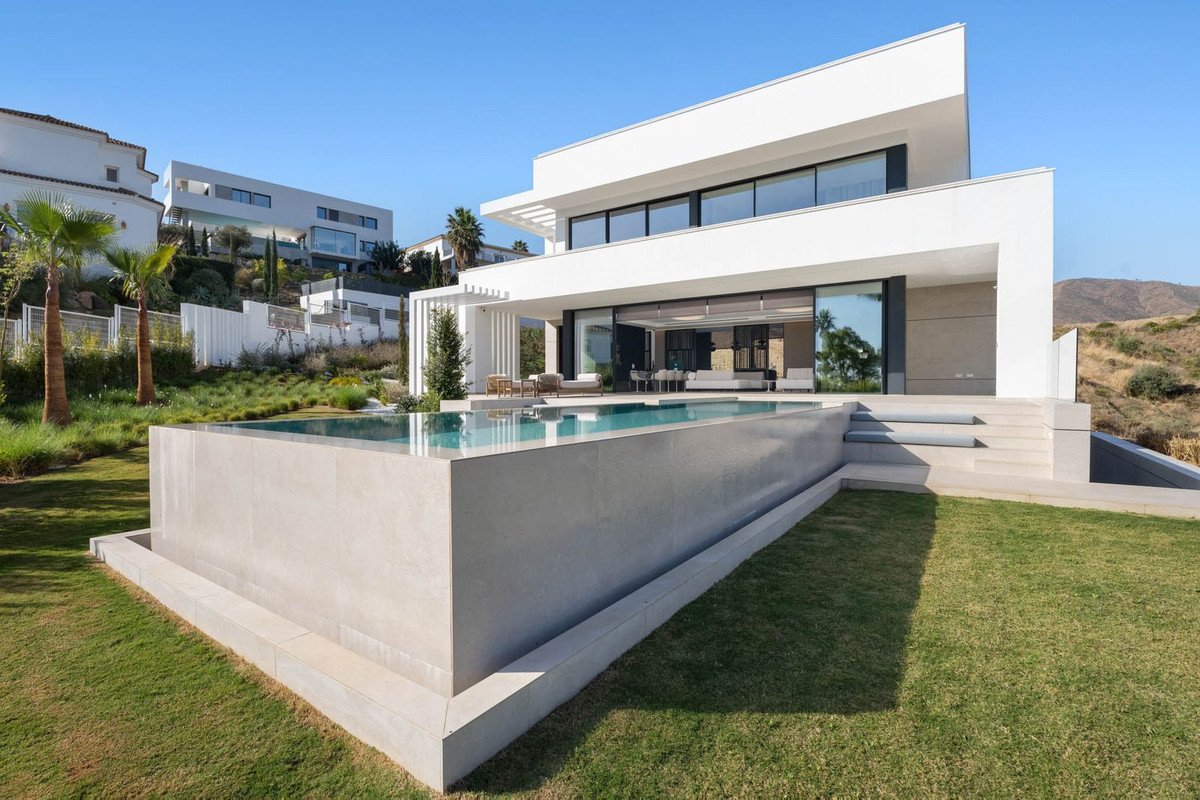 4 Bed Detached Villa in La Cala Golf