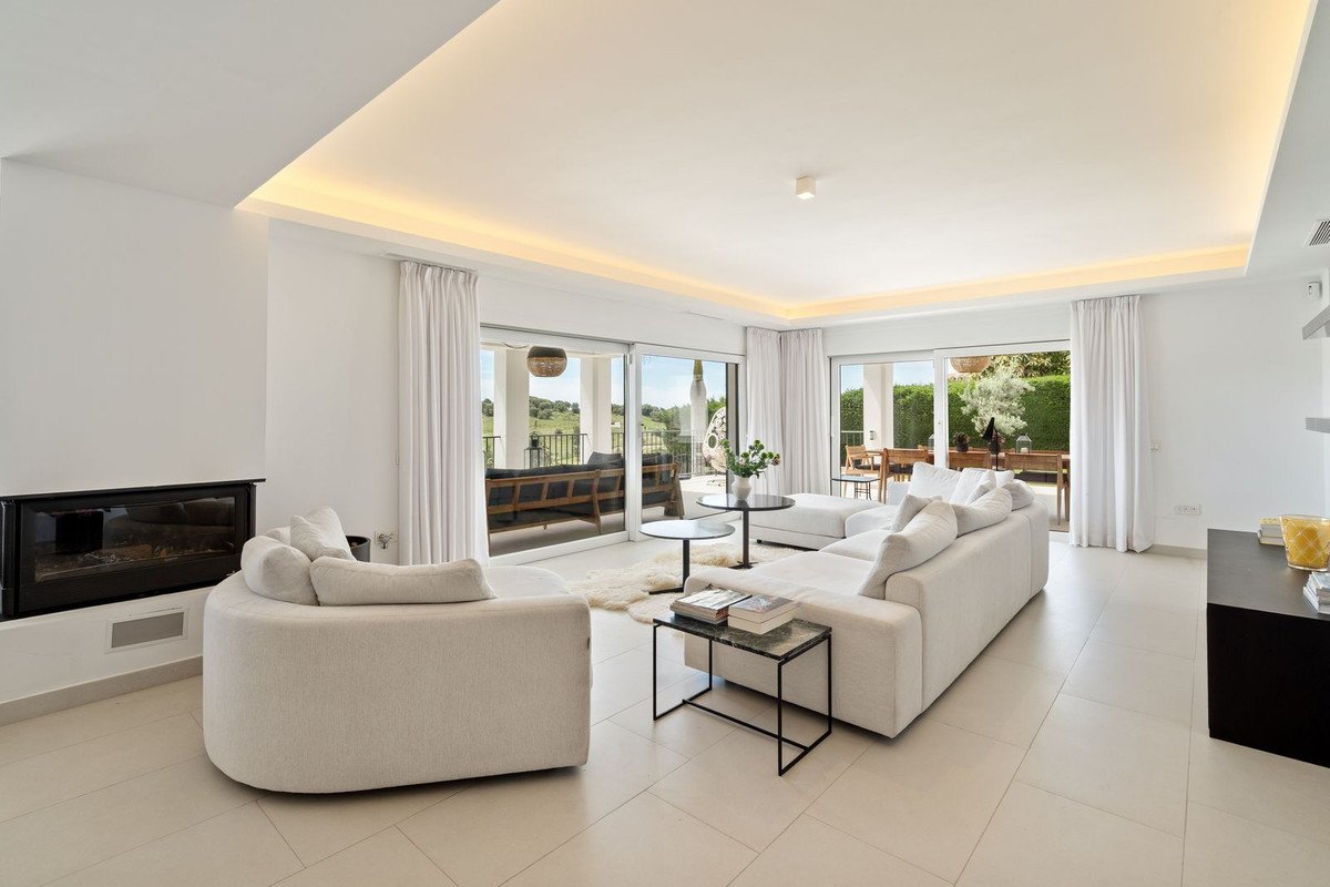 5 Bed Detached Villa in El Paraiso