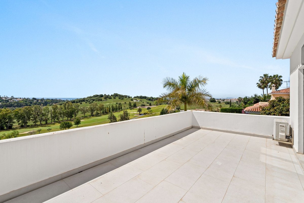 5 Bed Detached Villa in El Paraiso