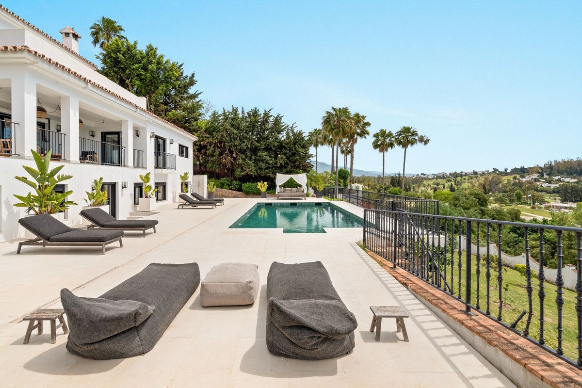 5 Bed Detached Villa in El Paraiso