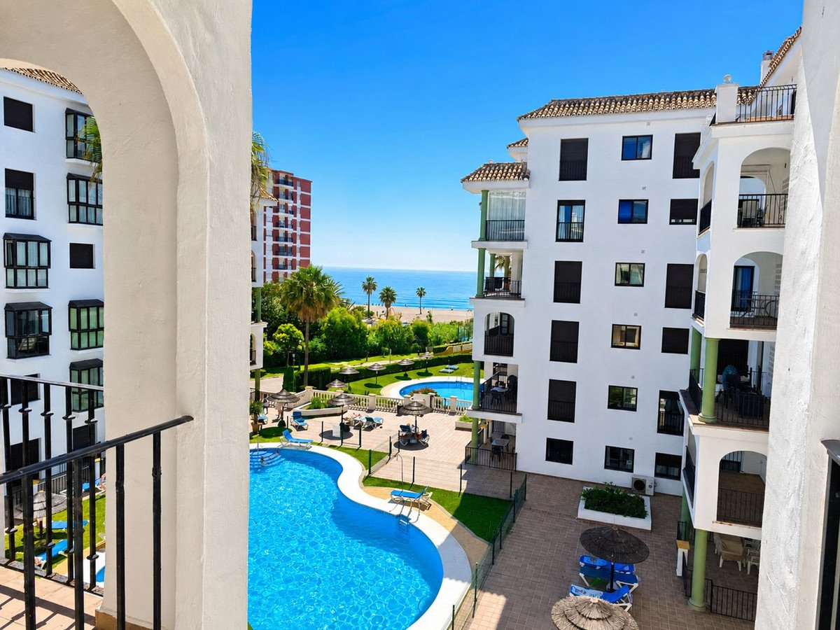 1 Bed Middle Floor Apartment in La Duquesa