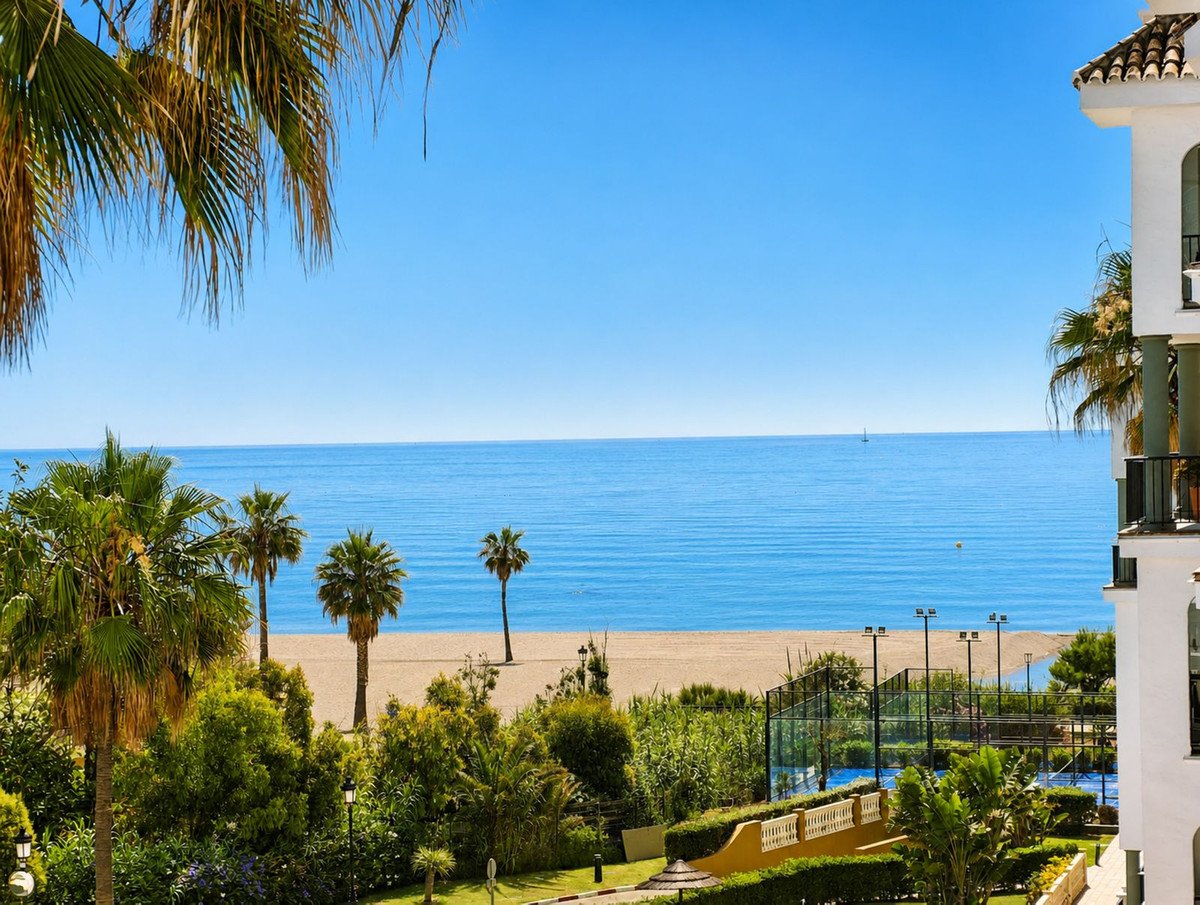 1 Bed Middle Floor Apartment in La Duquesa