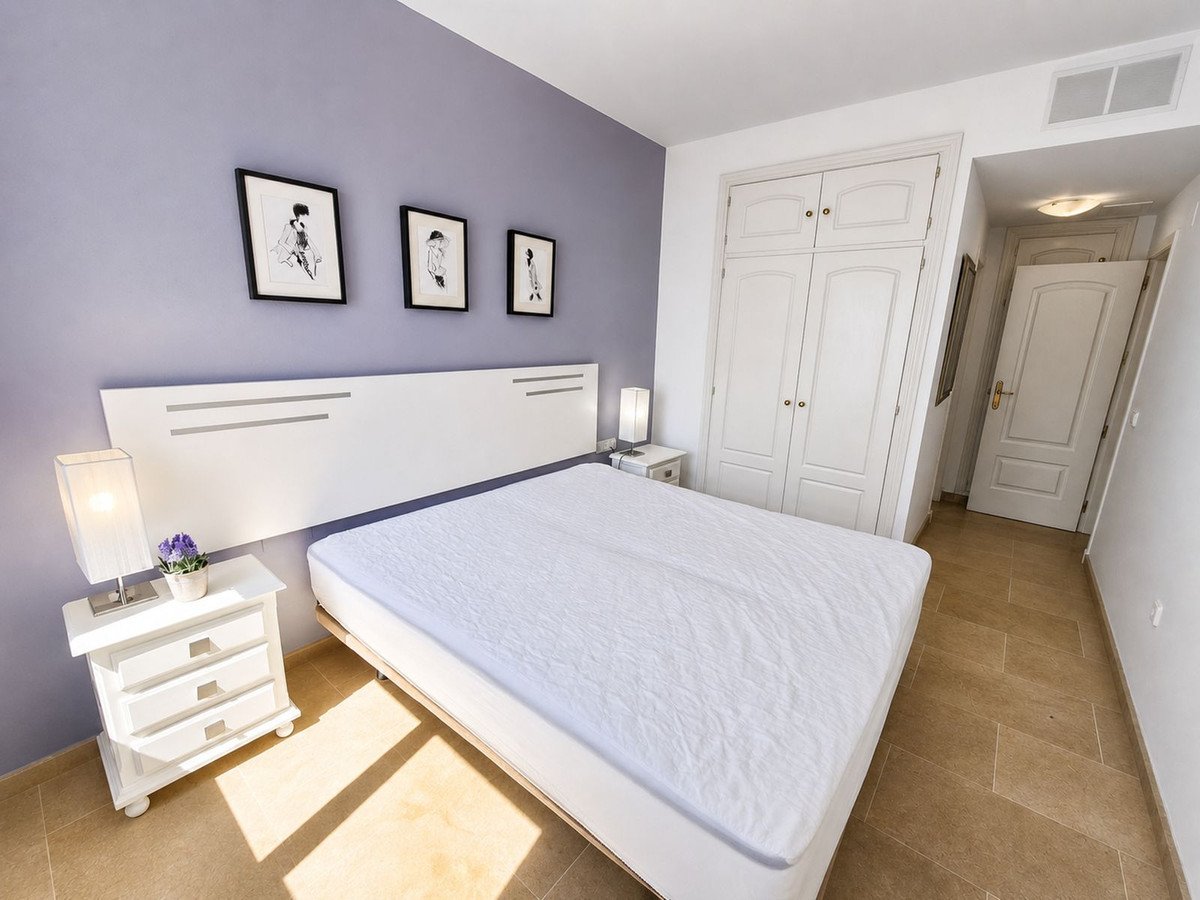 1 Bed Middle Floor Apartment in La Duquesa