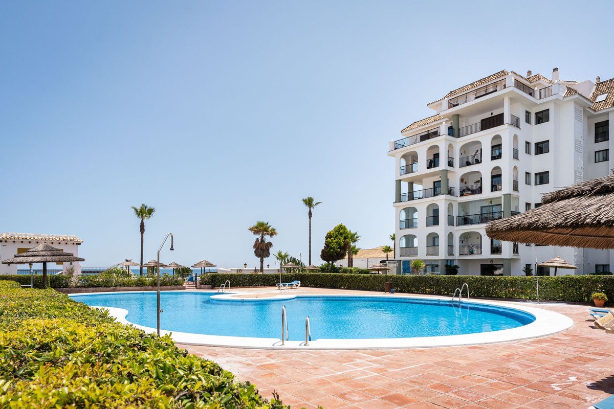 1 Bed Middle Floor Apartment in La Duquesa