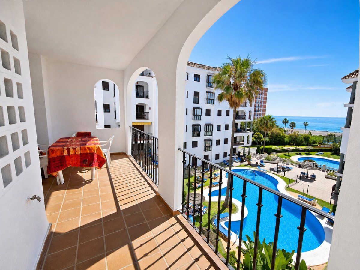 1 Bed Middle Floor Apartment in La Duquesa