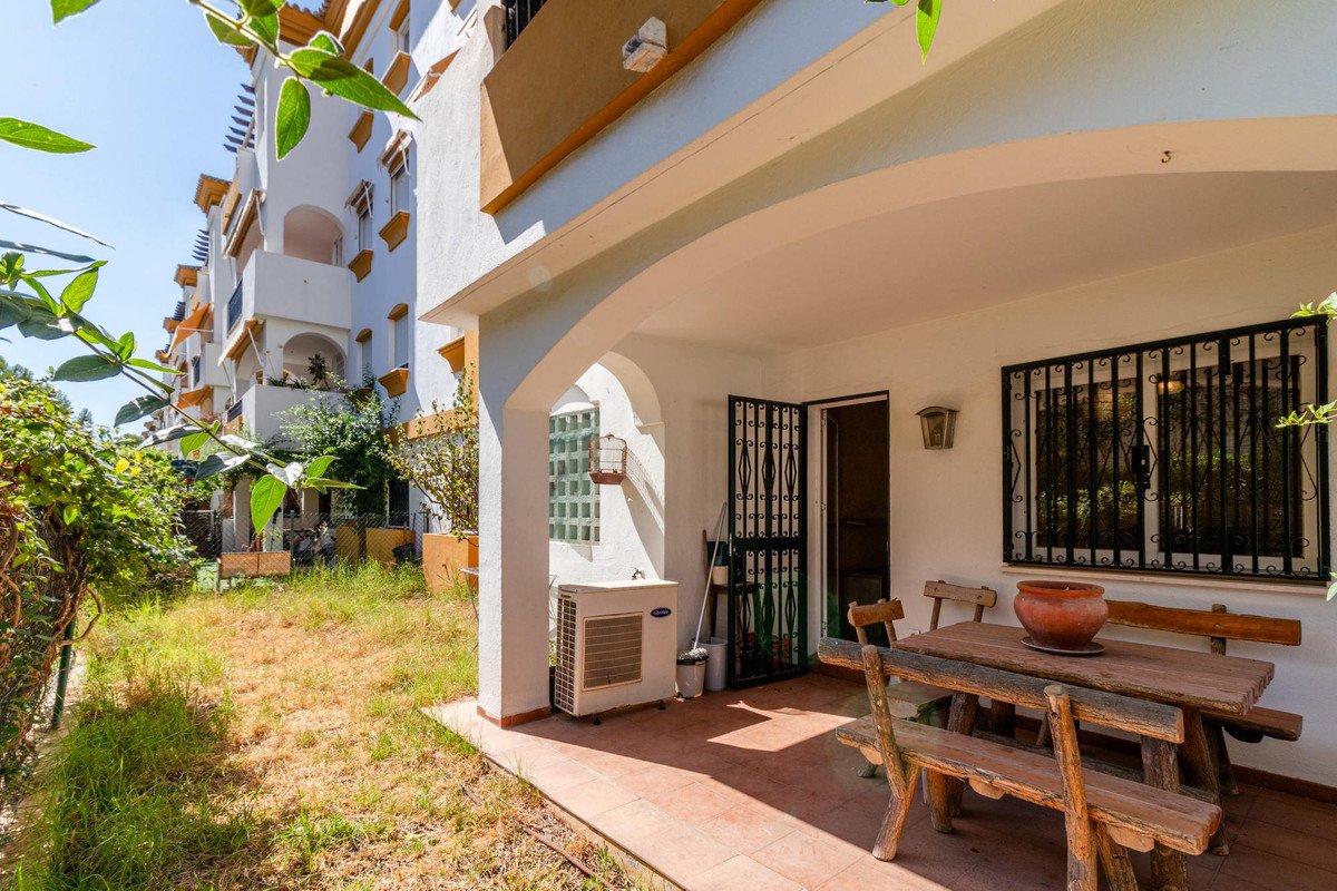 3 Bed Middle Floor Apartment in Marbella