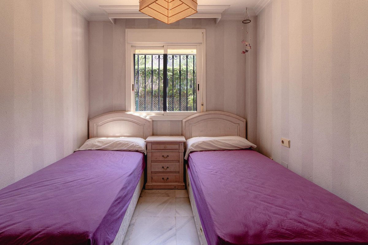 3 Bed Middle Floor Apartment in Marbella