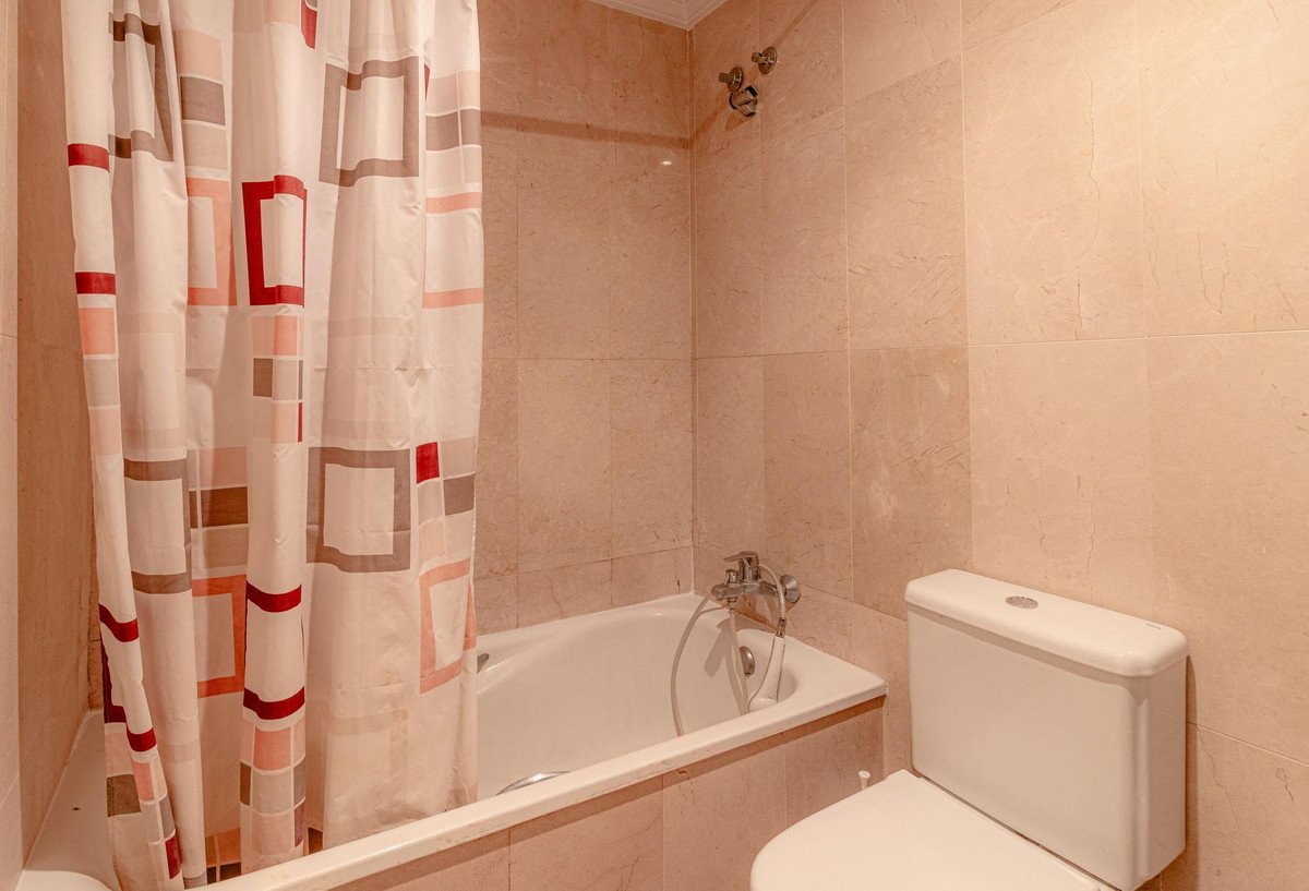 3 Bed Middle Floor Apartment in Marbella