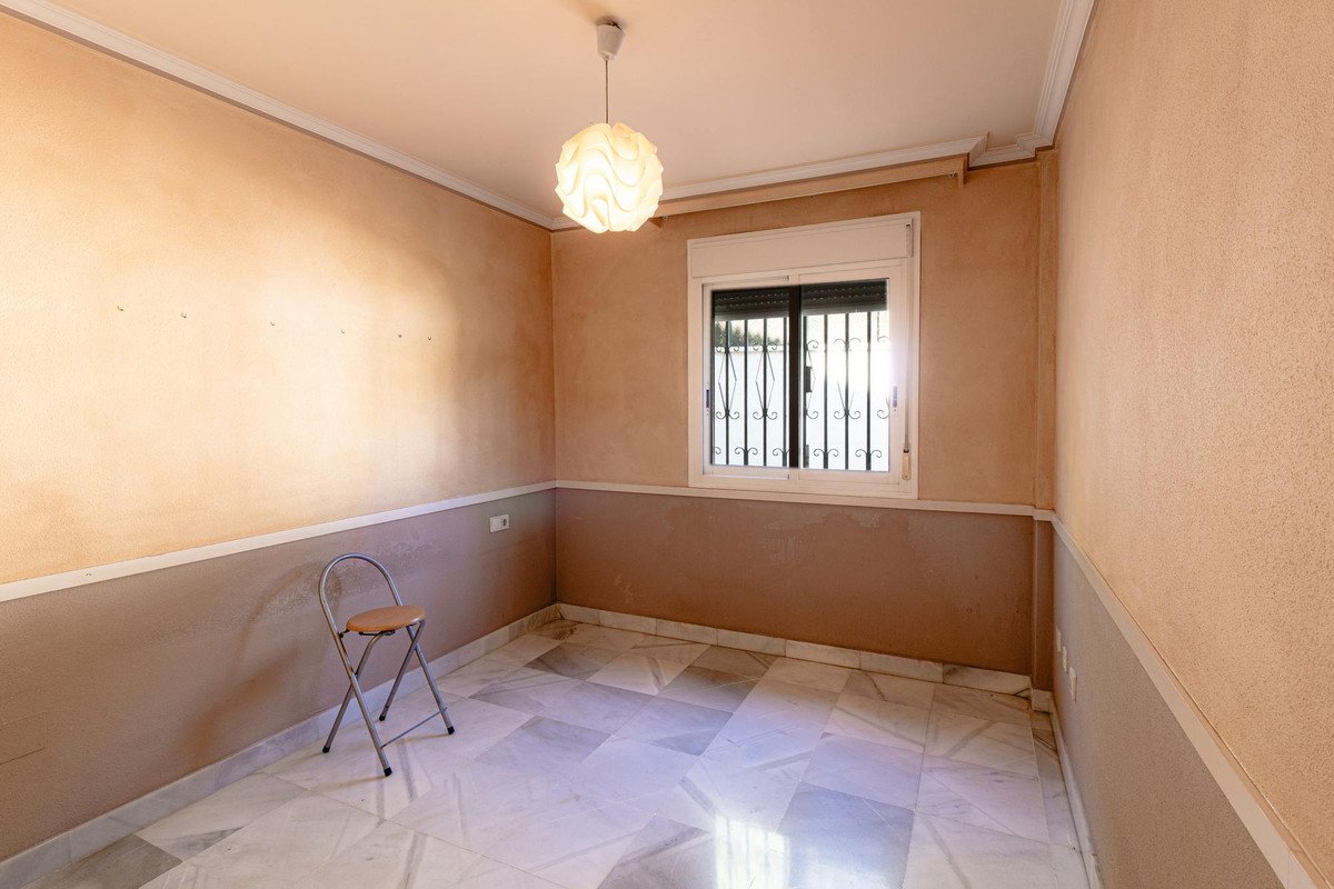 3 Bed Middle Floor Apartment in Marbella