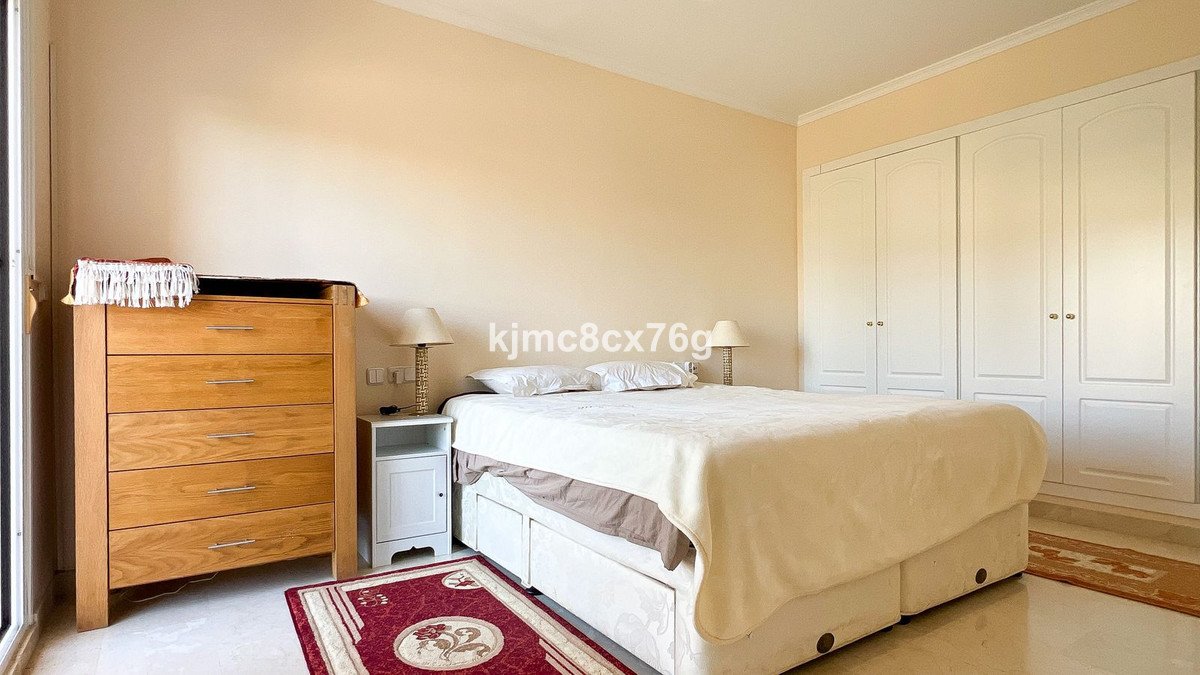 5 Bed Detached Villa in Calahonda