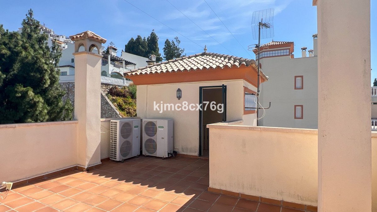 5 Bed Detached Villa in Calahonda