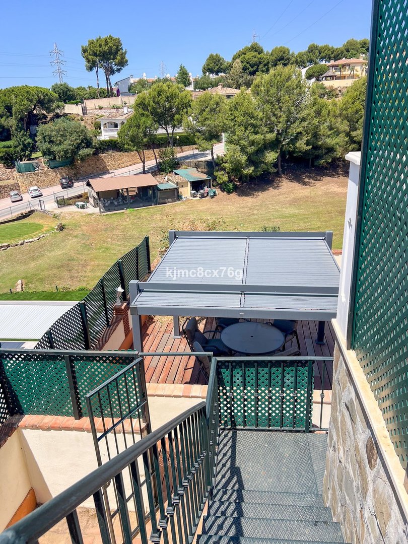 5 Bed Detached Villa in Calahonda