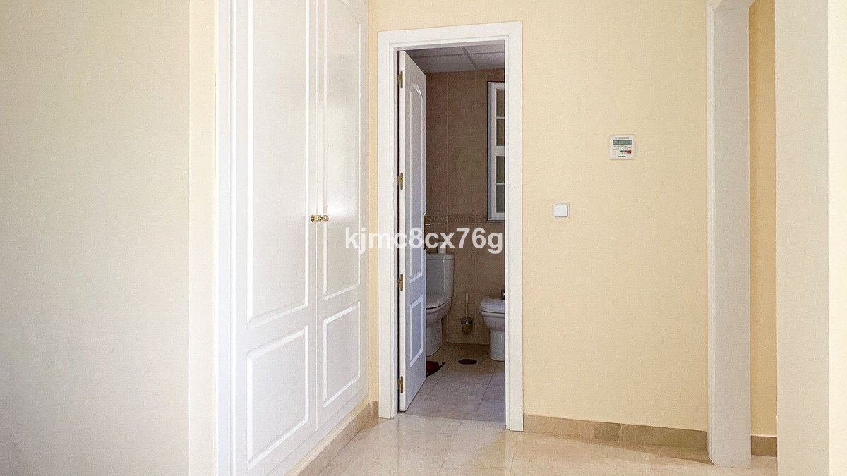 5 Bed Detached Villa in Calahonda