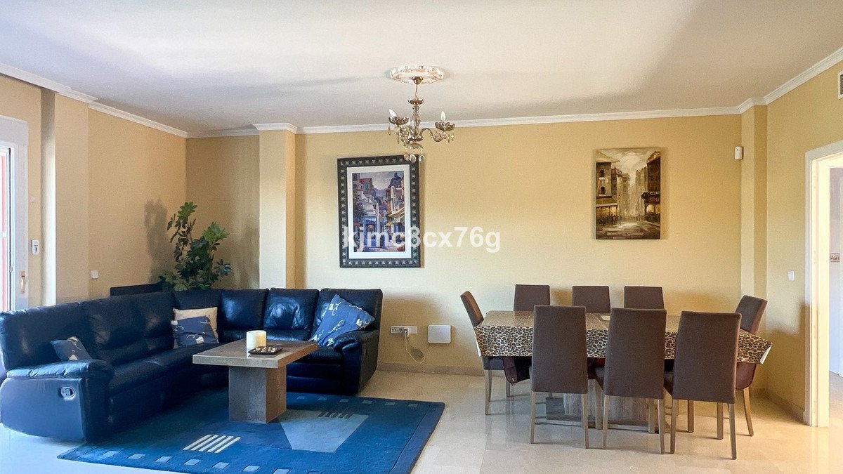 5 Bed Detached Villa in Calahonda