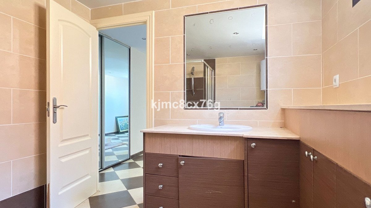 5 Bed Detached Villa in Calahonda