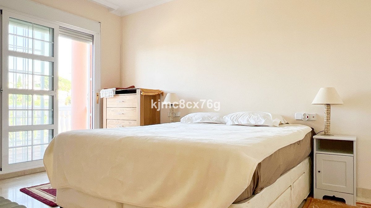 5 Bed Detached Villa in Calahonda
