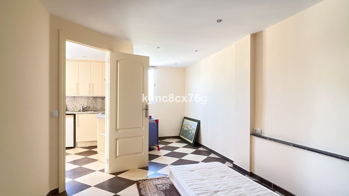5 Bed Detached Villa in Calahonda