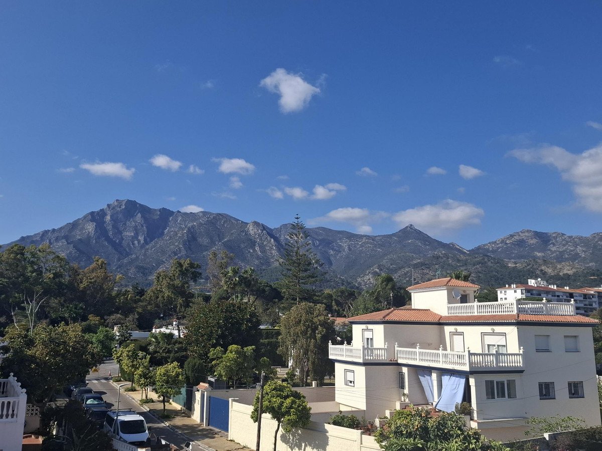 5 Bed Detached Villa in Marbella