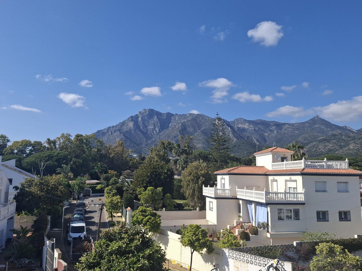 5 Bed Detached Villa in Marbella
