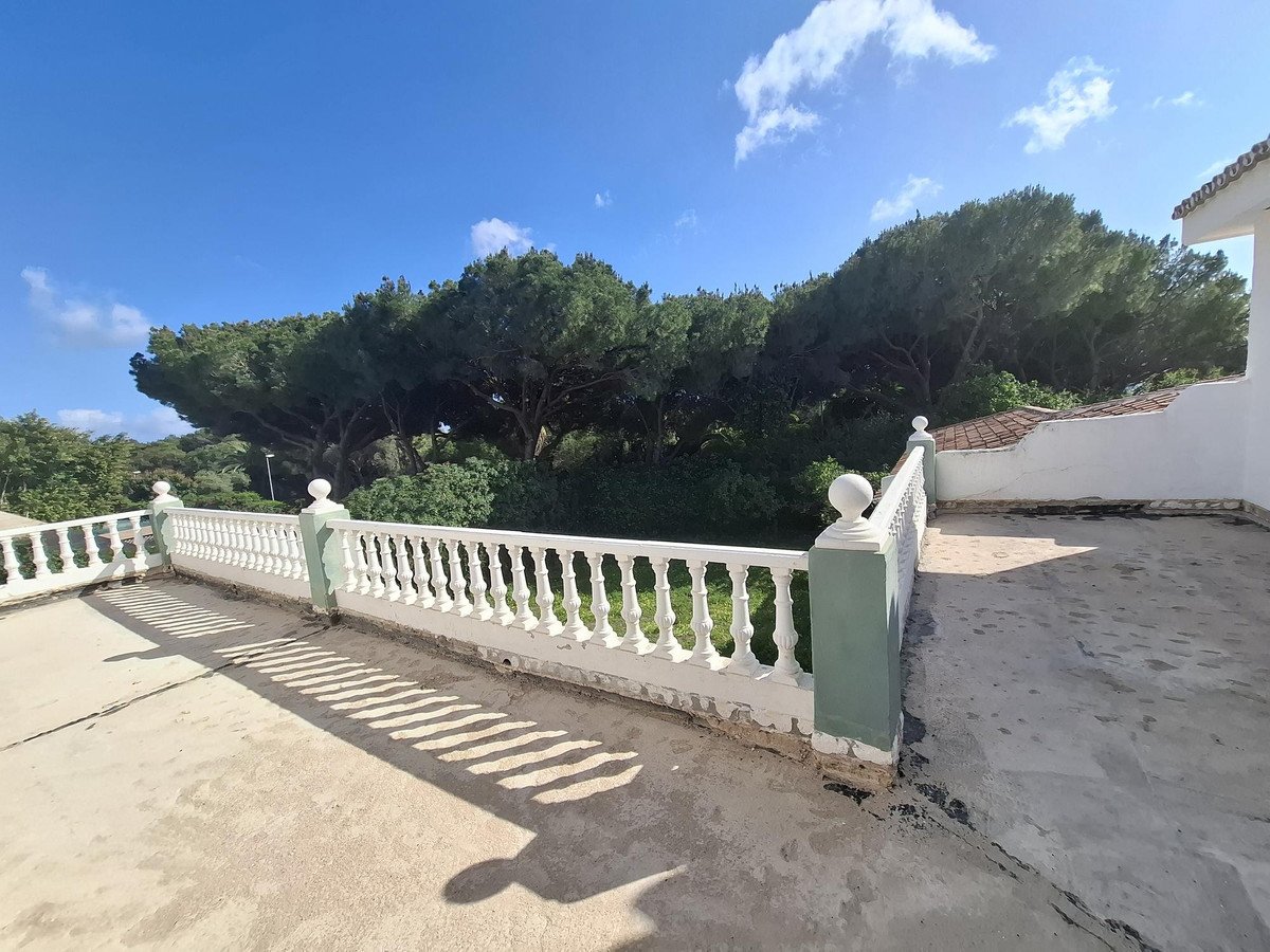 5 Bed Detached Villa in Marbella