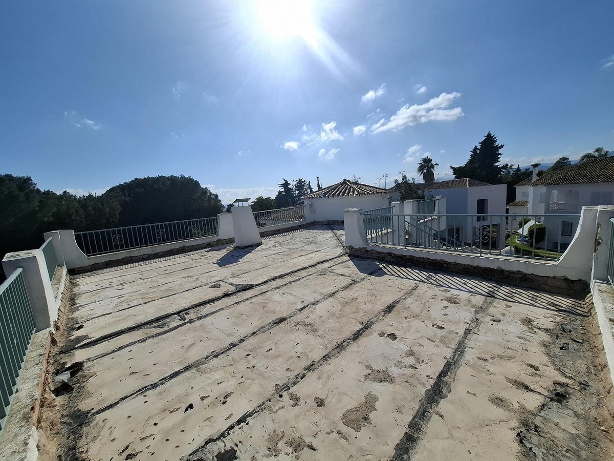 5 Bed Detached Villa in Marbella