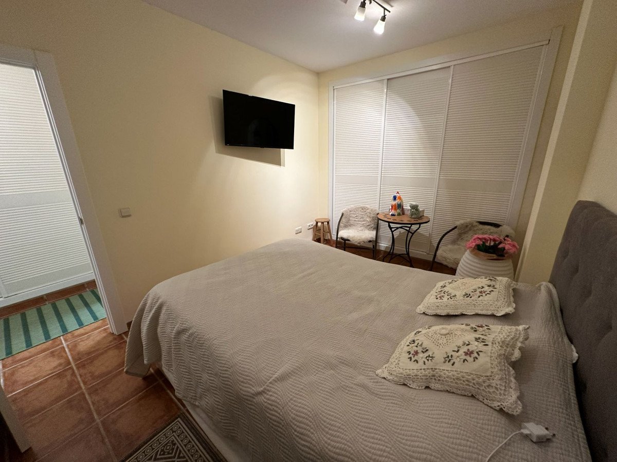 1 Bed Middle Floor Apartment in Benahavís