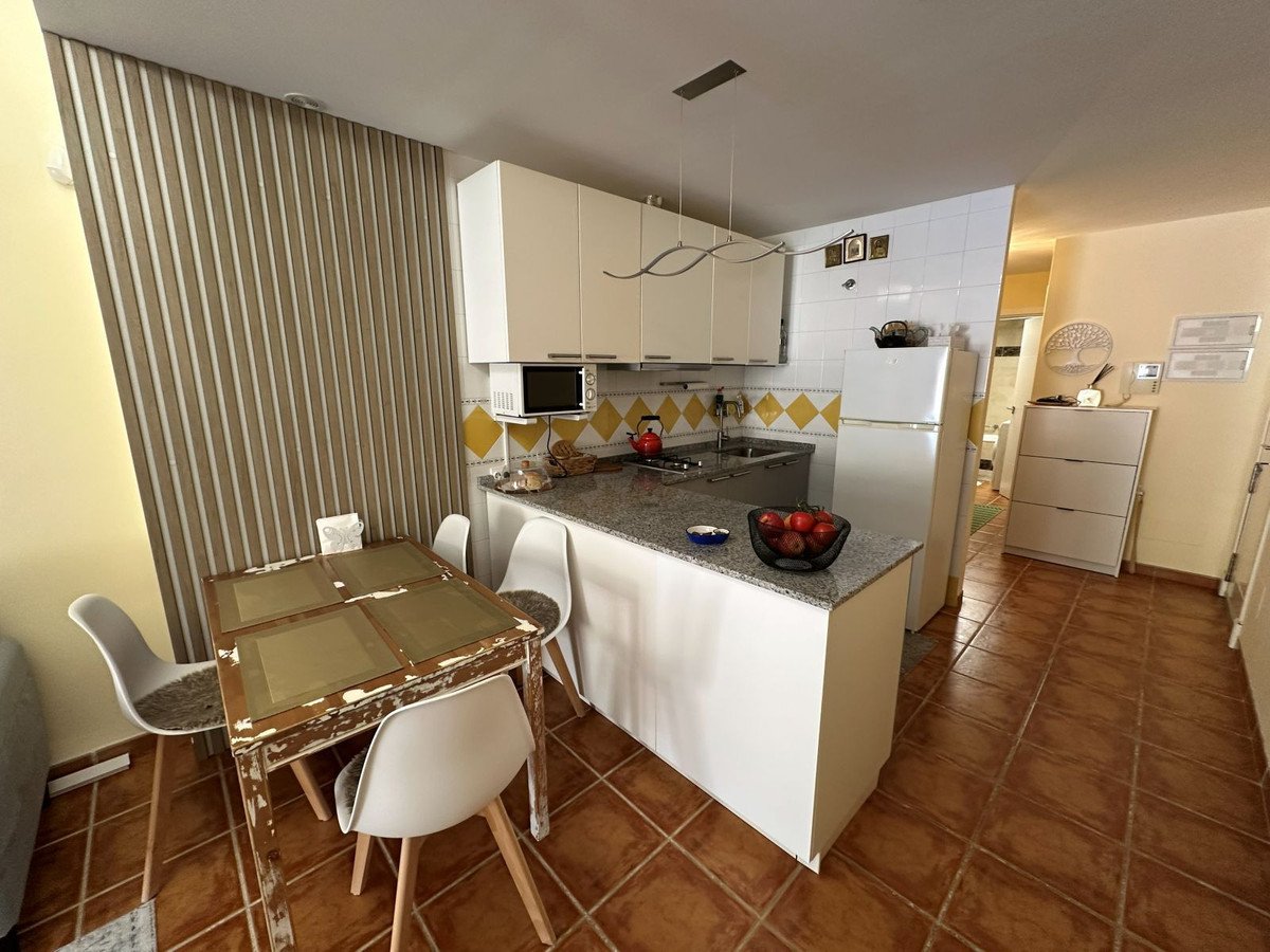1 Bed Middle Floor Apartment in Benahavís
